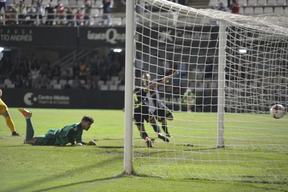 Instante en el que el Cartagena logra el gol que le da el pase de ronda (Foto: La Opinion de Murcia)