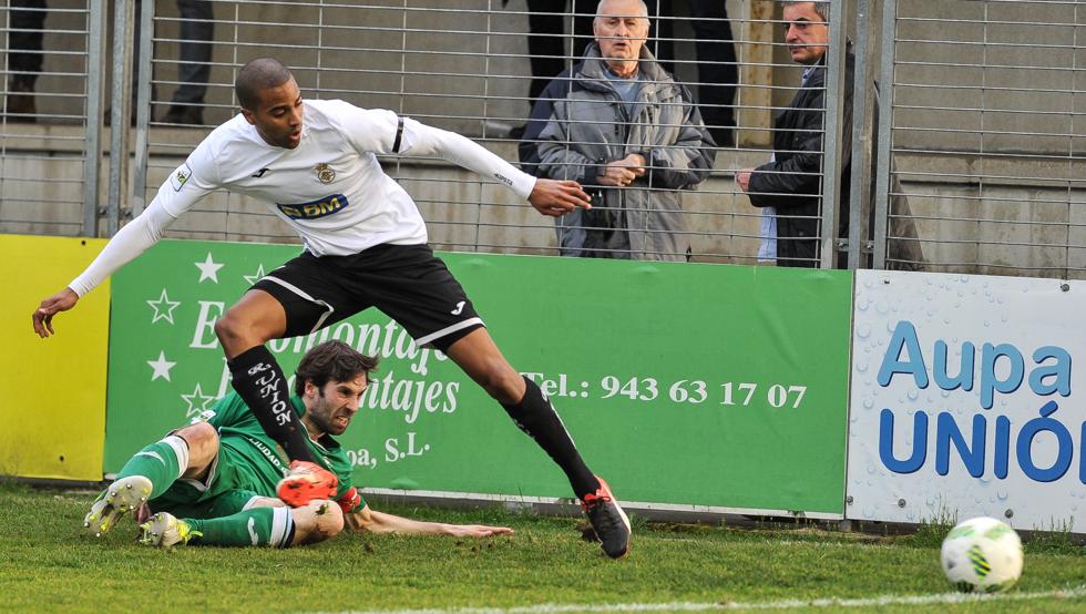 Thaylor en un encuentro con el Real Unión (Foto: Mundo Deportivo)