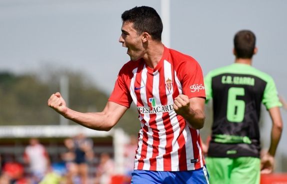 Claudio será la referencia ofensiva del filial sportinguista en Lezama (Foto: Real Sporting)