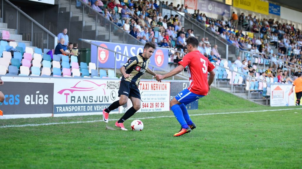 Cordero defiende una acción el pasado domingo en Lasesarre (Foto: Barakaldo Digital)
