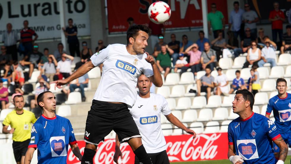 Lance del último encuentro del Real Unión en el Stadium Gal frente al Amorebieta (Foto: Mundo Deportivo)