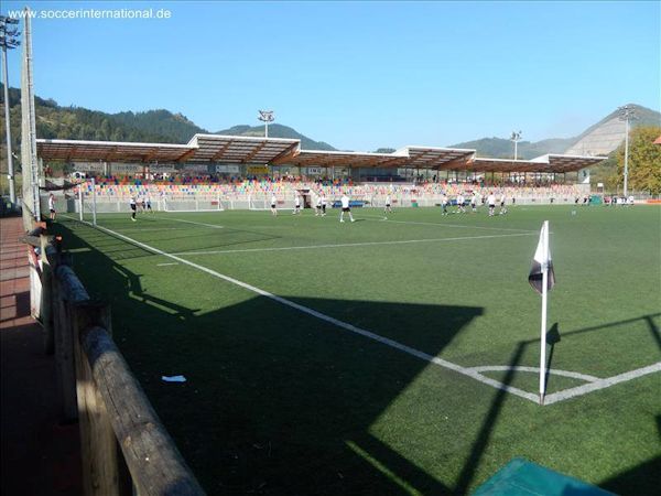 El campo de Urbieta acogerá el encuentro del domingo (Foto: www.soccerinternational.de)