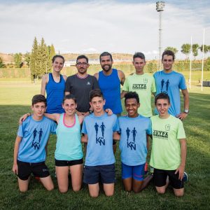 Ana Lozano, Javier Cañadillas junto al resto de su equipo de atletas