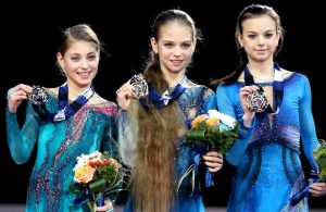 Alena Kostornaia, Alexandra Trusova y Anastasia Tarakanova Equipo Eteru Tutberidze