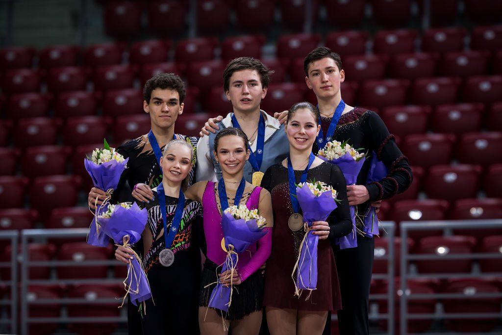 Podio de parejas en el Mundial Júnior 2018 en Sofia
