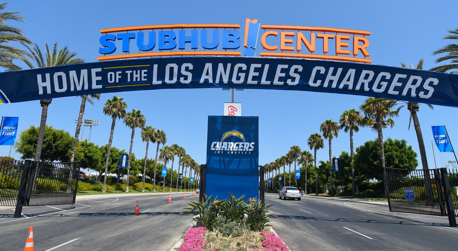 Entrada del Stubhub Center,casa de los Angeles Chargers. Fuente:stubhubcenter.com