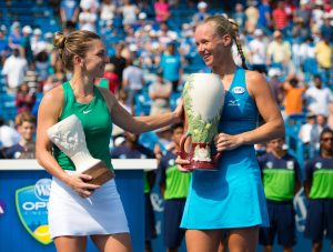 bertens_halep_2018_cincinnati_trophy wta tour
