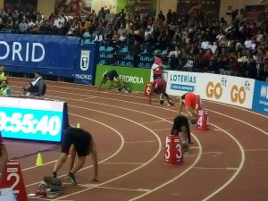 Aquí nuestros cuatrocentistas Mark Ujakpor, fila 1, Lucas Búa, fila 1 y Óscar Husillos quien se iba a coronar Subcampeón de Europa 3 semanas después