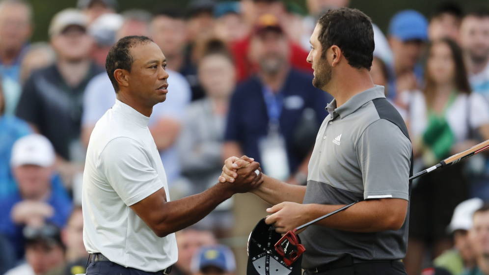 jon rahm y tiger woods en la jornada del viernes