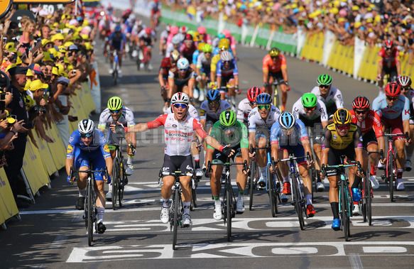 Tour de France 2019 - 106th Edition - .16th stage Nimes - Nimes 177 km - 23/07/2019 - Caleb Ewan (AUS - Lotto Soudal) - Elia Viviani (ITA - Deceuninck - Quick Step) - Peter Sagan (SVK - Bora - Hansgrohe) - Niccolo Bonifazio (ITA - Team Total Direct Energie) - Kei Tsuji/BettiniPhoto©2019