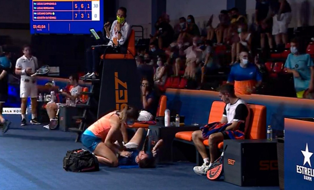 Lucho atendido por la fisio y los médicos tras su doler en el bazo del tercer set
Foto página de facebook world padel tour challenguer