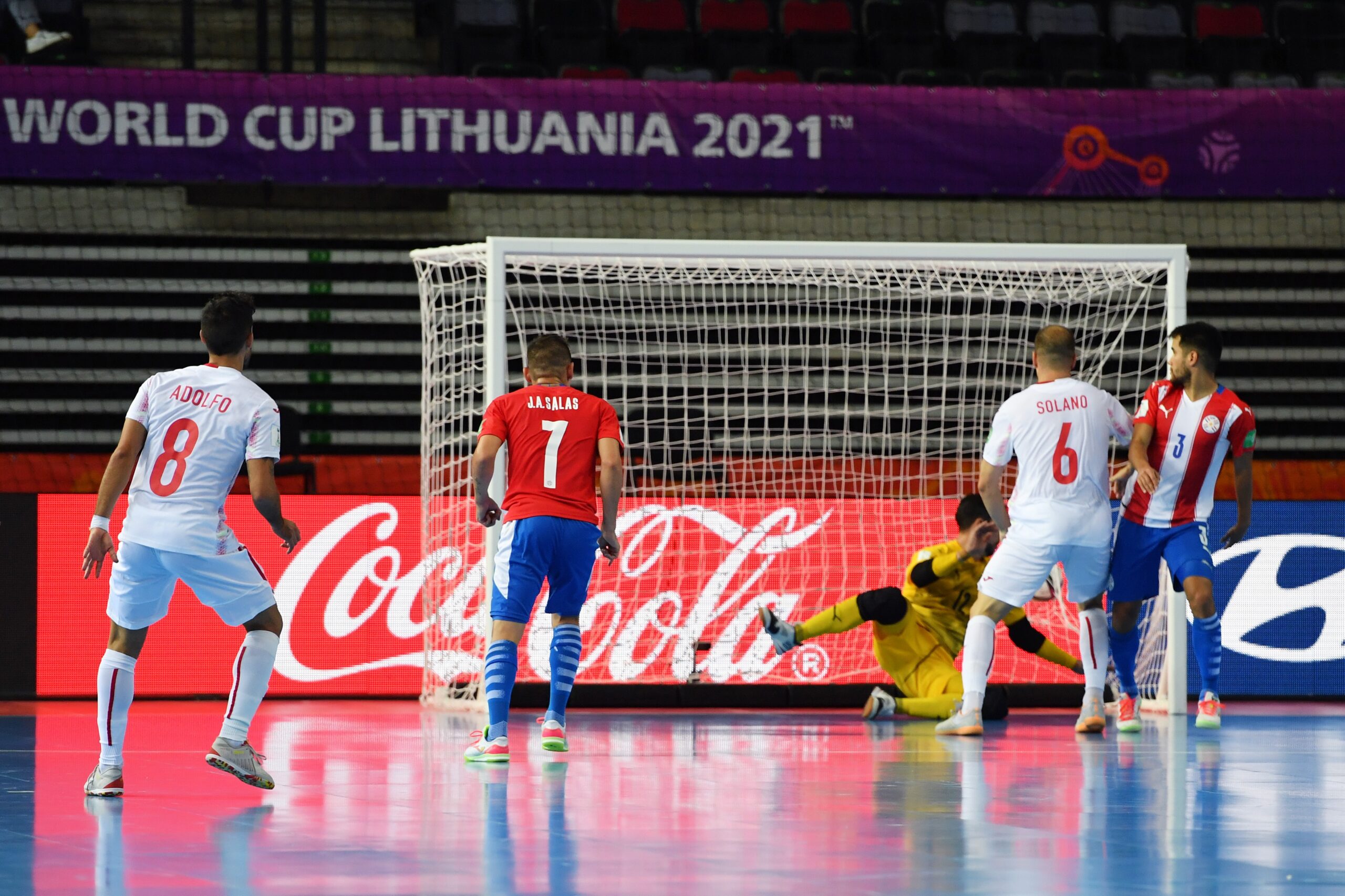 Adolfo y Solano en el pasado Mundial frente a Paraguay  Fuente: SeFutbol