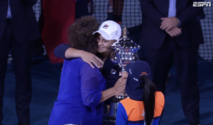 Ashleigh Bartey y la felecidad de haber cumplido su sueño.