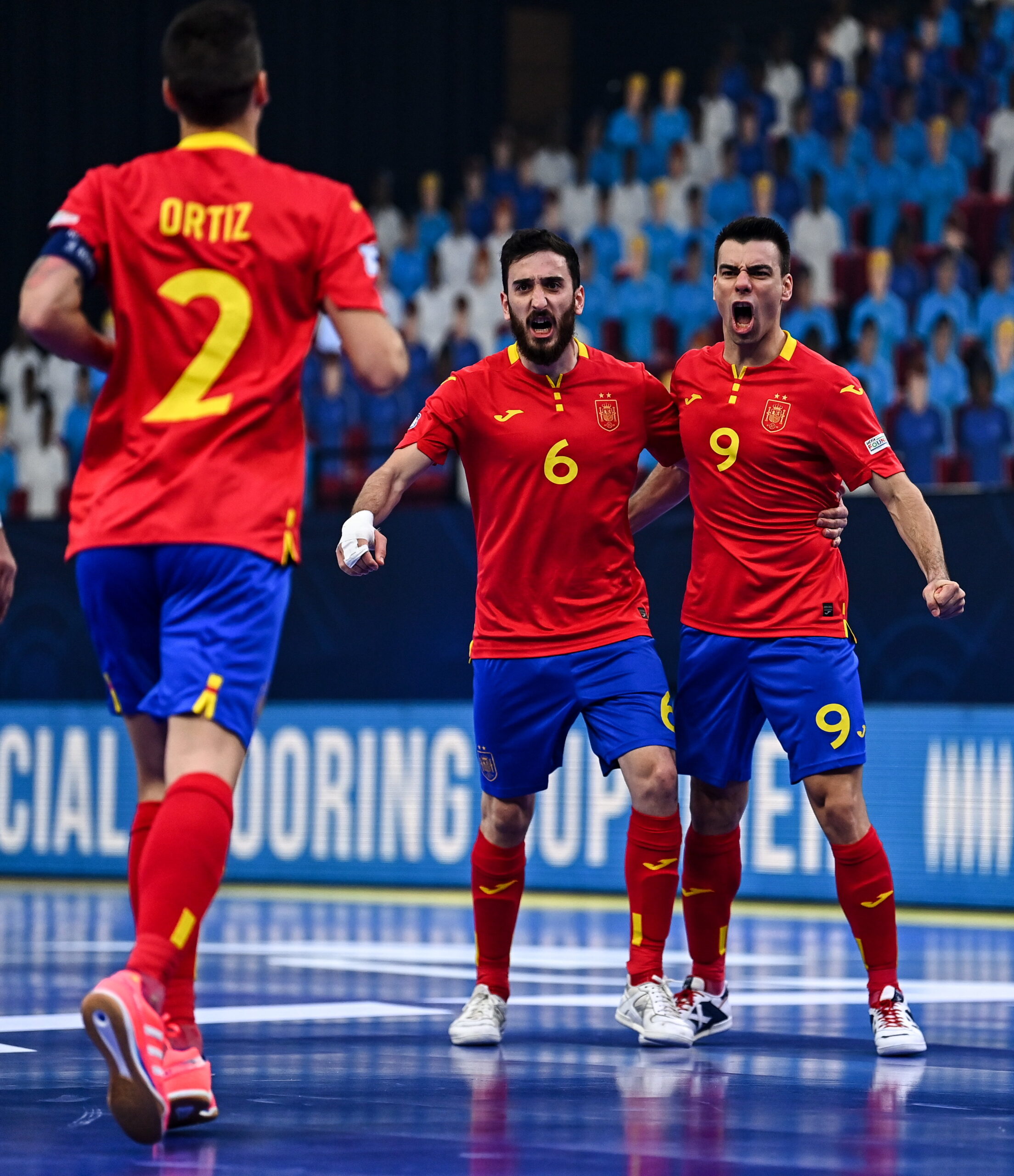 Los jugadores de la selección celebran el gol de Sergio Lozano  Fuente: UEFA Futsal
