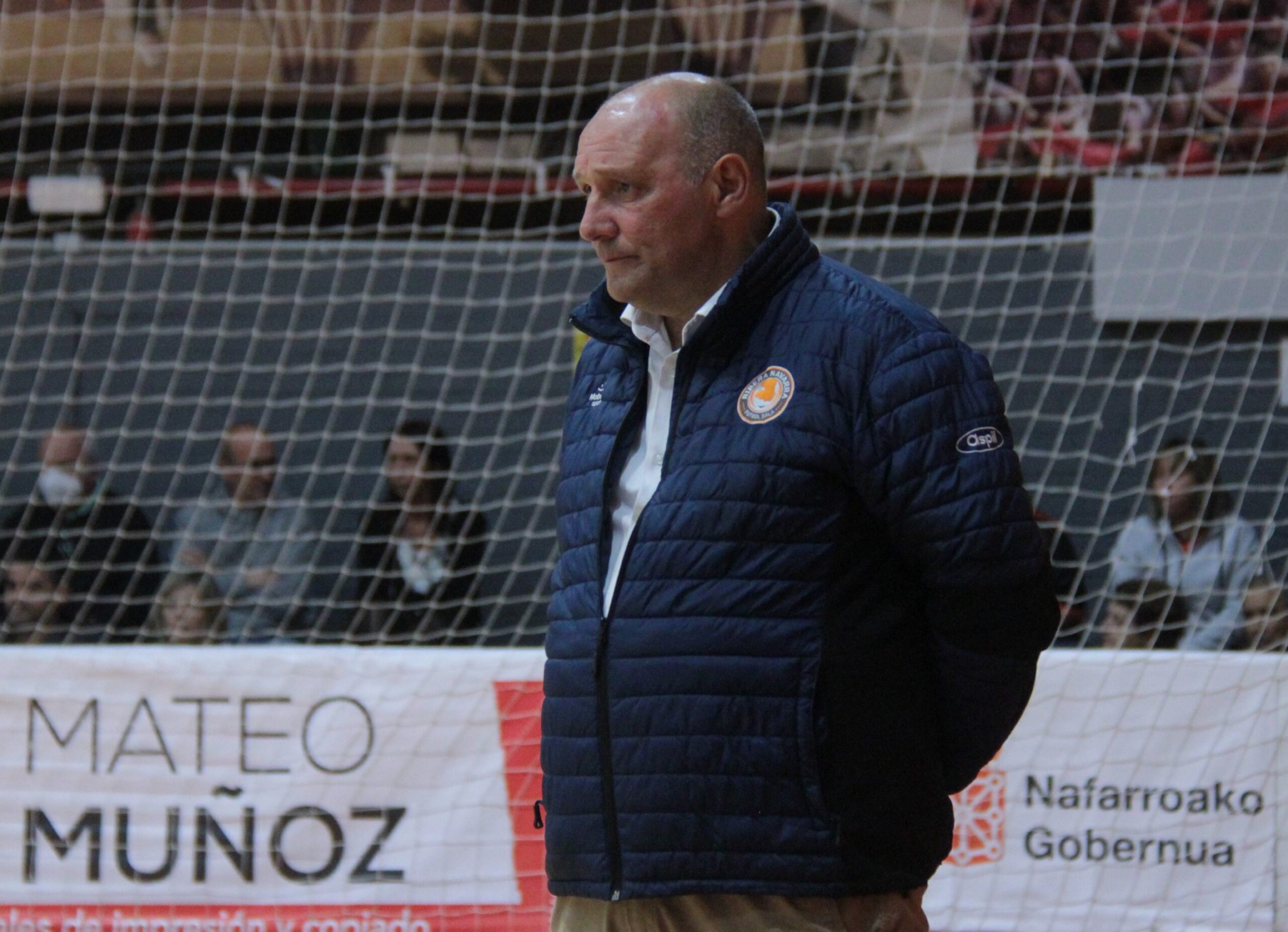 Pato, entrenador Aspil Navarra, durante un partido de LNFS.