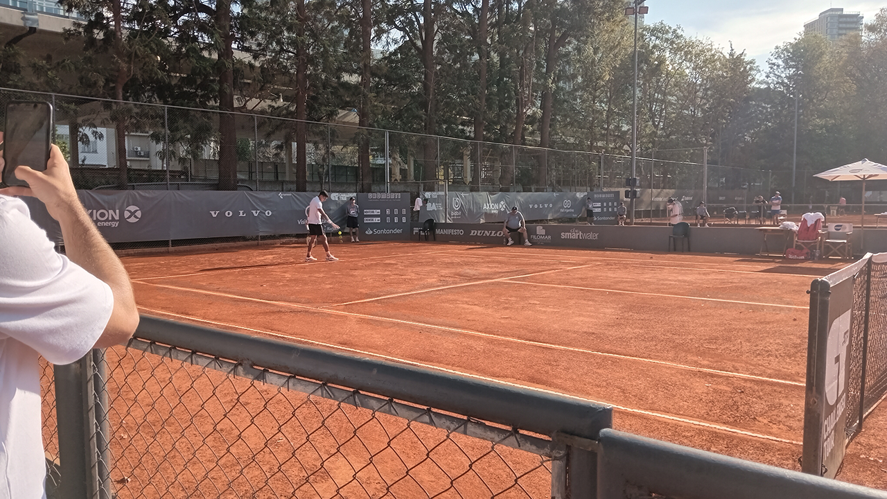 Thiago Monteiro en su partido ante Choinski
