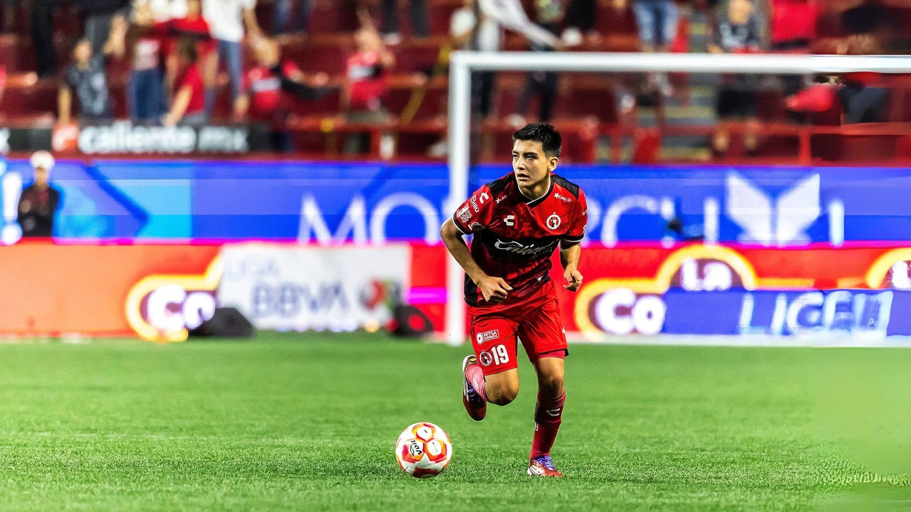 Gilberto Mora con Xolos de Tijuana
