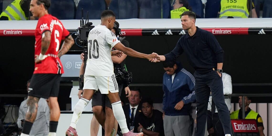 Mbappé y Xabi Alonso Real MAdrid
