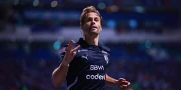 Rayados vence a Puebla y continúa invicto