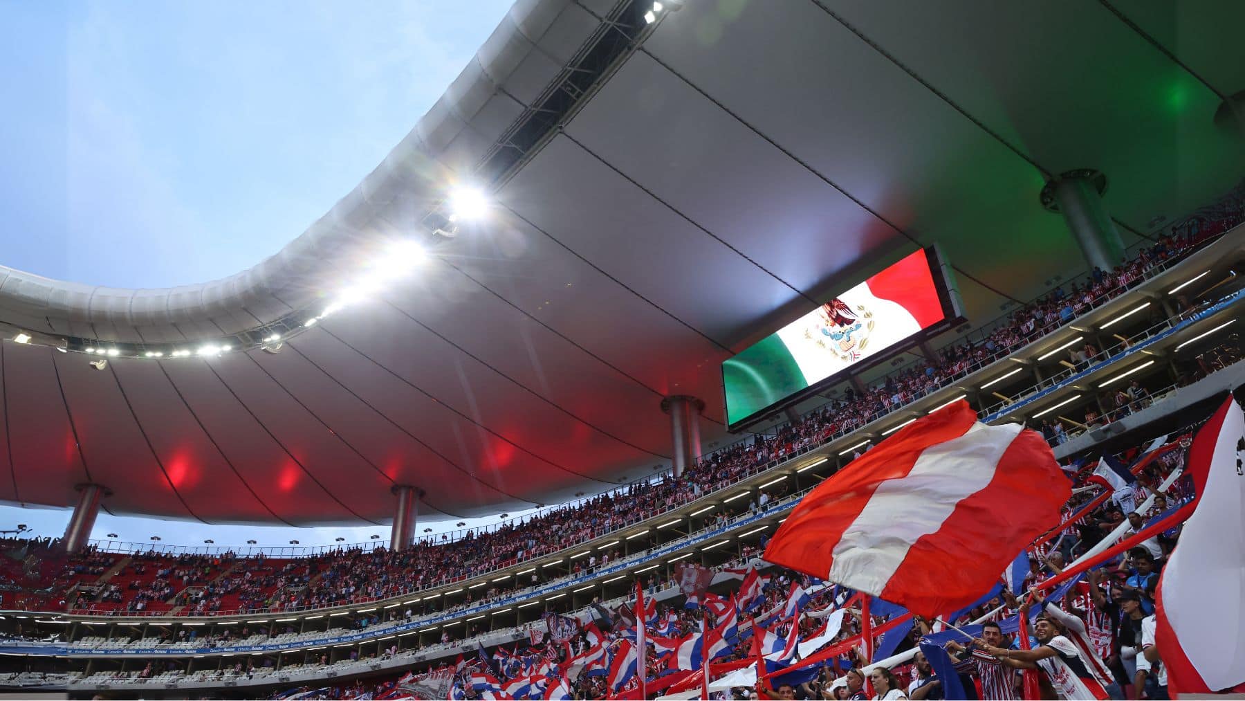 La hinchada de Chivas estalla: insultos, reclamos y una directiva bajo fuego