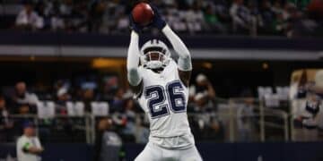 Cowboys blindan a DaRon Bland: $92 millones y contrato histórico antes del Kickoff NFL 2025