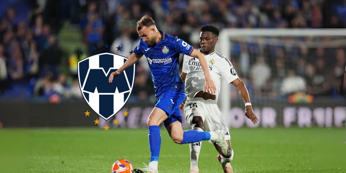 Borja Mayoral cerca de Rayados
