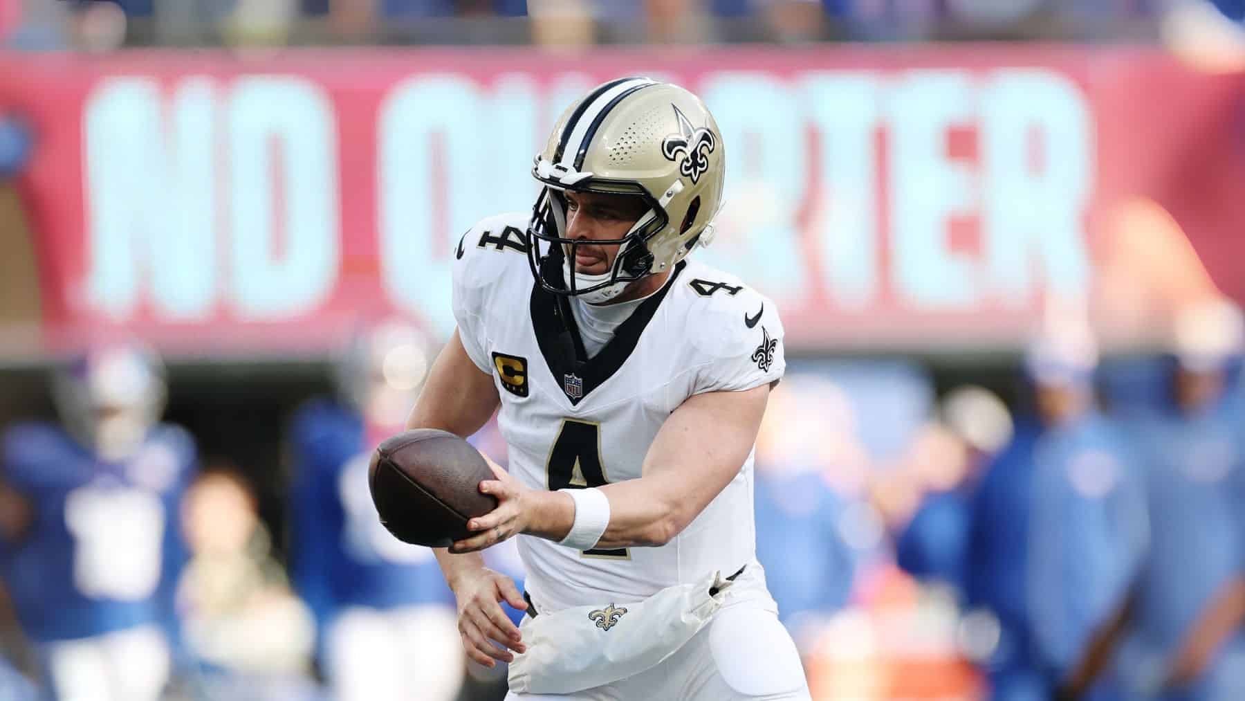 Derek Carr: el mariscal que se niega a cerrar la puerta de la NFL