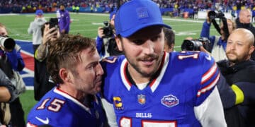 Josh Allen y Matt Prater celebran victoria sobre Ravens