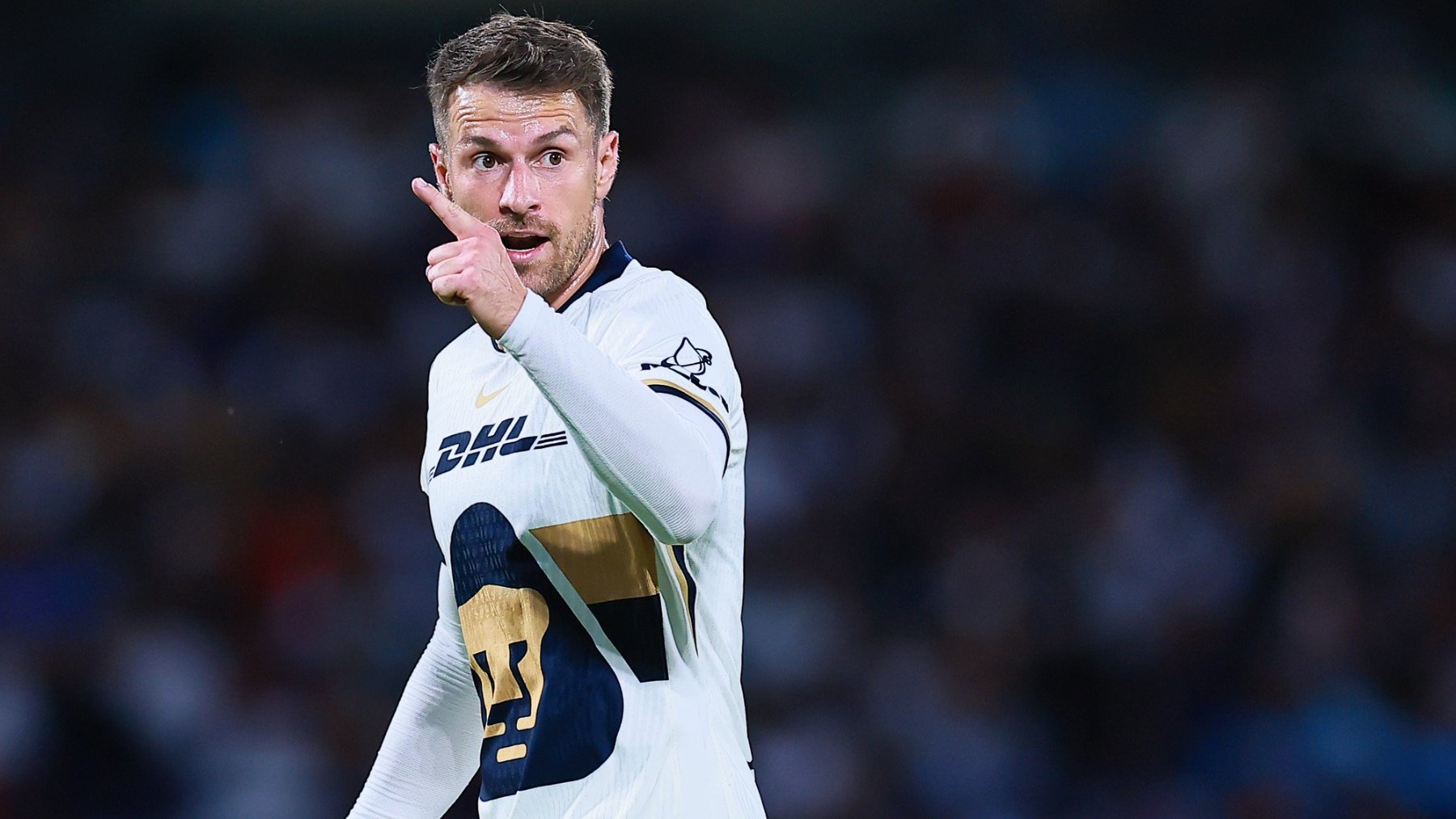 Aaron Ramsey se deshace en elogios para Pumas