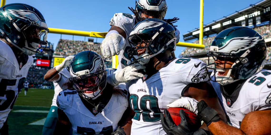 El regreso histórico de Jordan Davis da un triunfo agónico a los Eagles