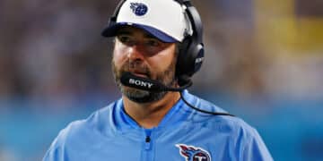 Brian Callahan está en la cuerda floja con los Titans