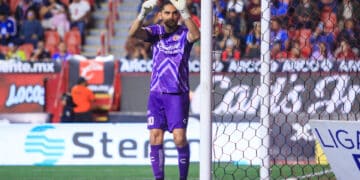 Jesús Corona se retira del futbol tras 22 años como portero