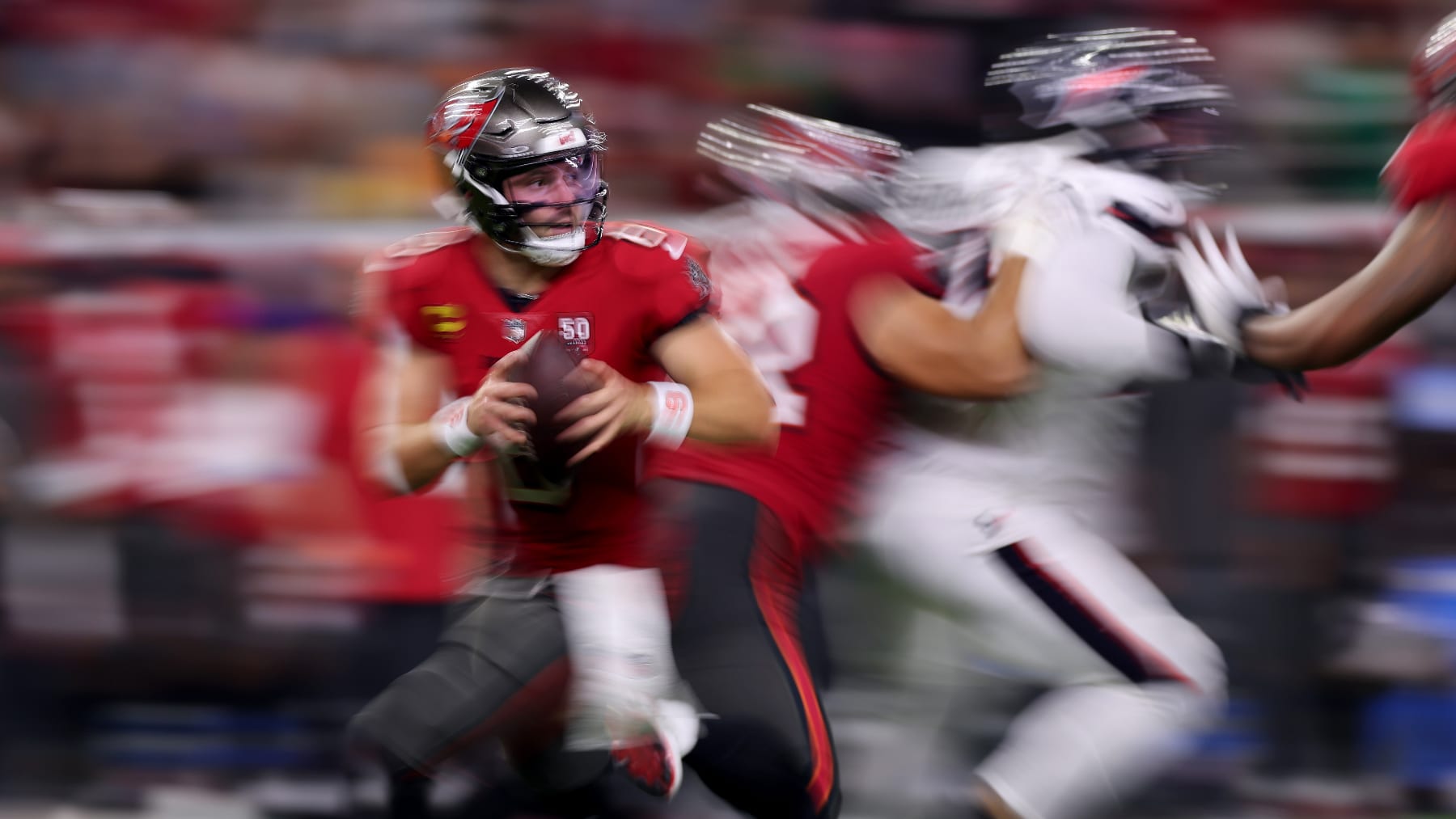 Buccaneers remontan a Texans con un Baker Mayfield heroico