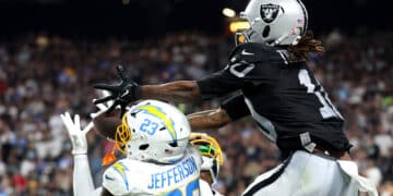 Los Chargers electrocutan a los Raiders en Las Vegas