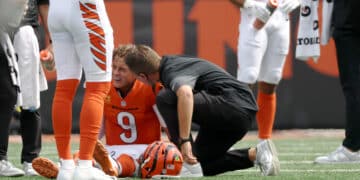 Cincinnati necesita encontrar al reemplazo de Joe Burrow luego de que se confirmó que el quarterback estará varios meses por una cirugía de pie.