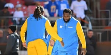 Multa sin expulsión: el golpe de Teair Tart que indignó a los fans de la NFL
