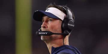 Brian Schottenheimer reaccionó de manera emotiva con los Cowboys