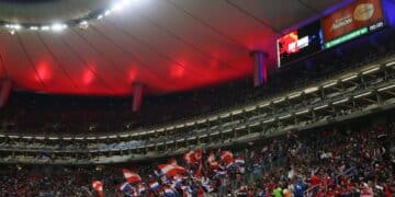 Violencia empaña otra vez el futbol mexicano: agresión en el Estadio Akron