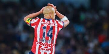 Chivas vence al León con remontada agónica en Chicago: triunfo 2-1 con sabor a respiro