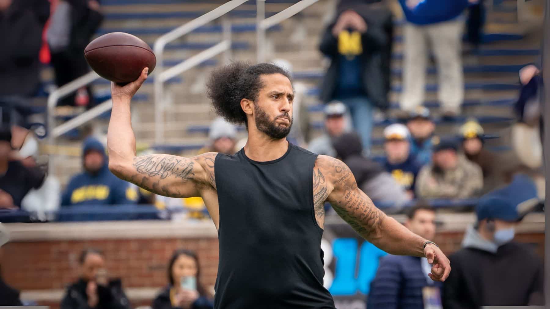 Casi una década fuera… pero Colin Kaepernick ya tiene una puerta abierta en el futbol americano