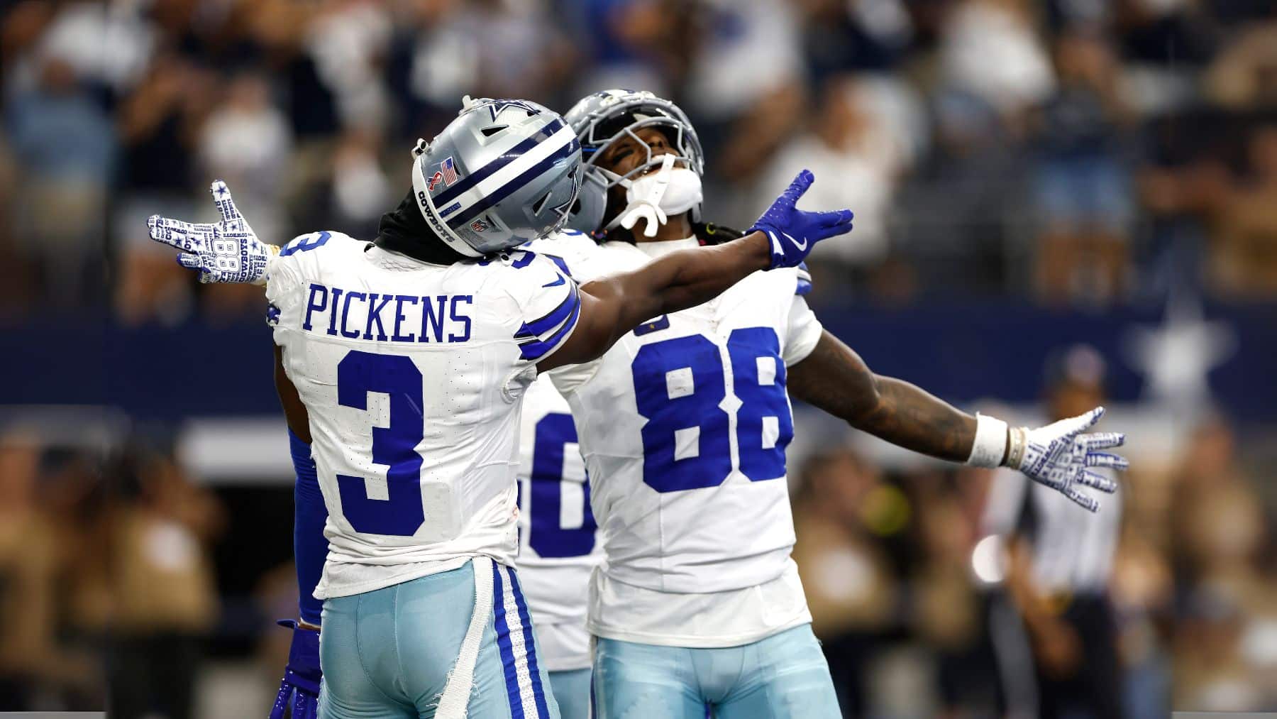 Pickens y CeeDee Lamb, multados: las celebraciones que le costaron caro a los Cowboys
