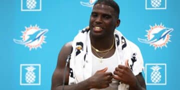 NFL investiga a Tyreek Hill por acusaciones de violencia doméstica