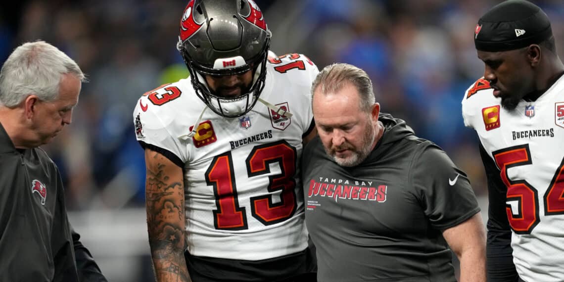 Mike Evans, fuera todo el año por fractura de clavícula