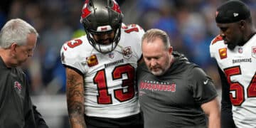 Mike Evans, fuera todo el año por fractura de clavícula
