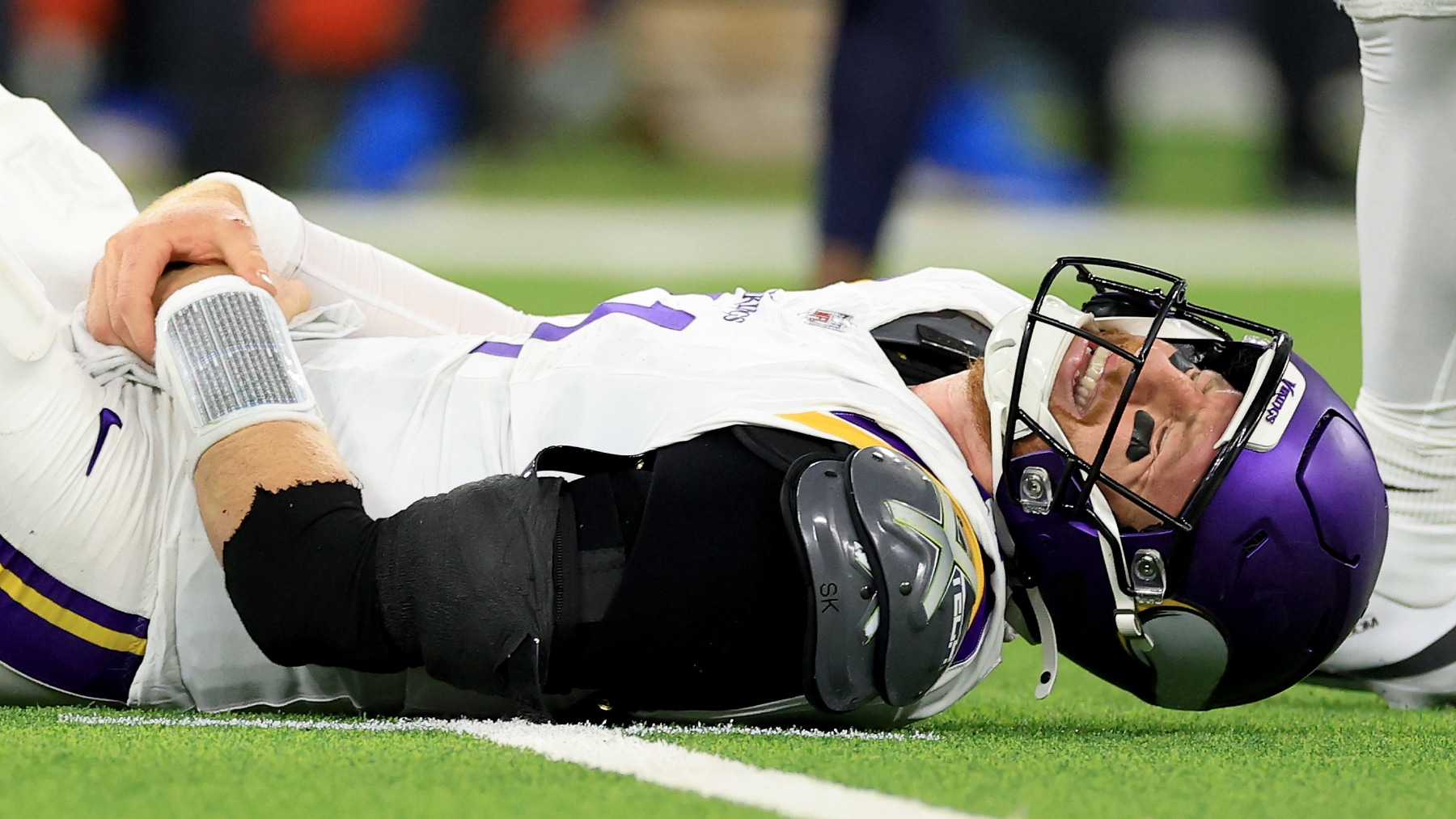 Carson Wentz queda fuera todo el año por cirugía de hombro