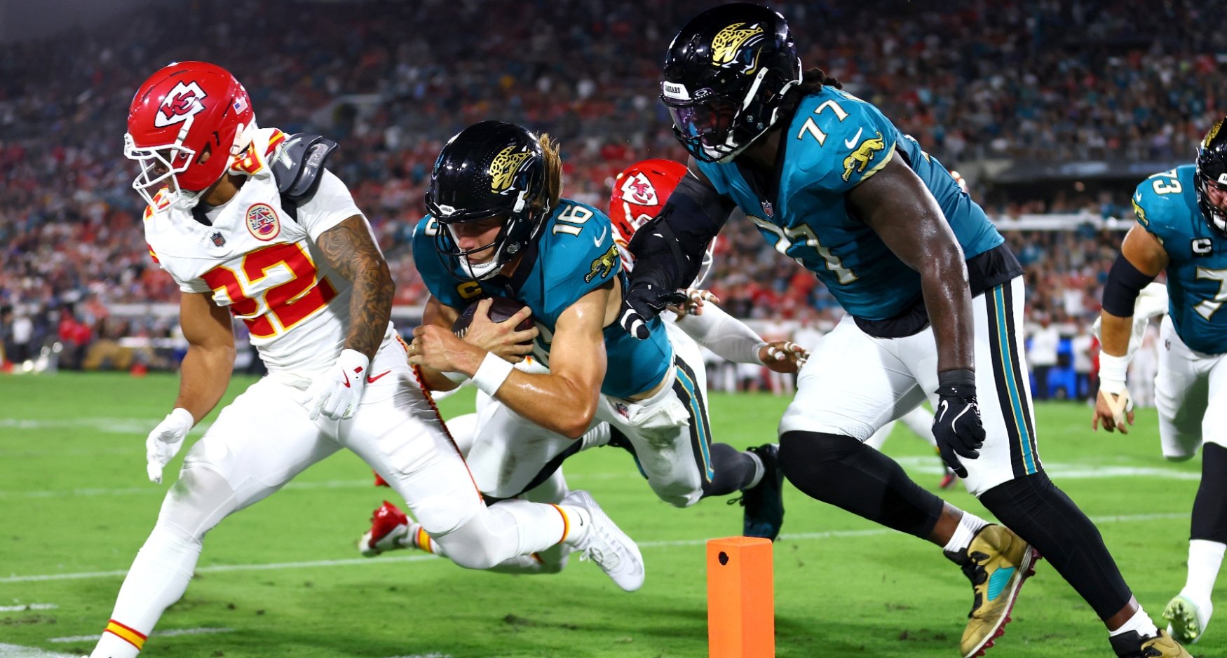 Trevor Lawrence festeja su cumpleaños con triunfo sobre Chiefs