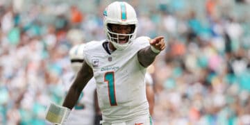 Tua Tagovailoa se disculpa con sus compañeros por críticas