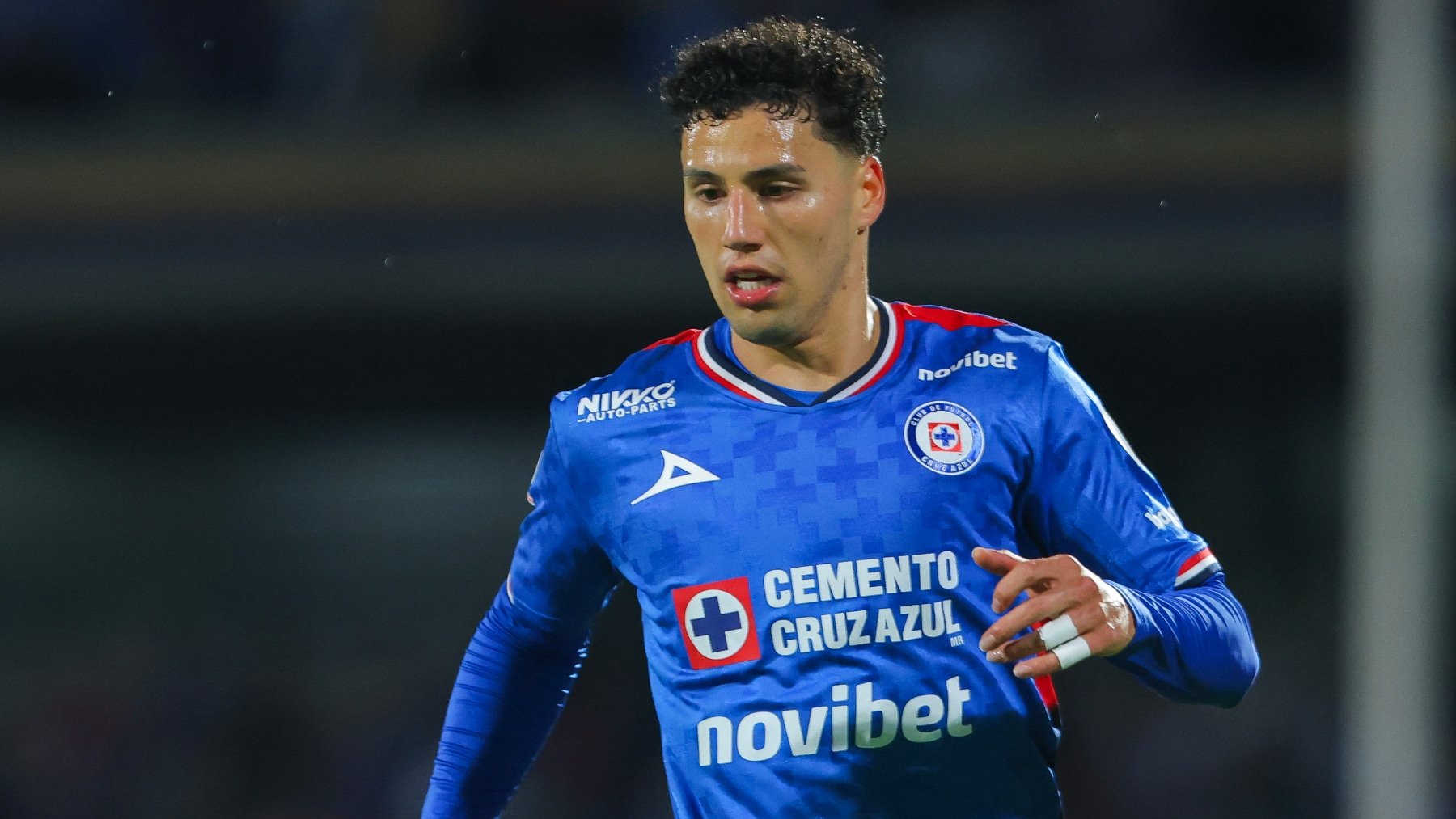 Jorge Sánchez renueva con Cruz Azul