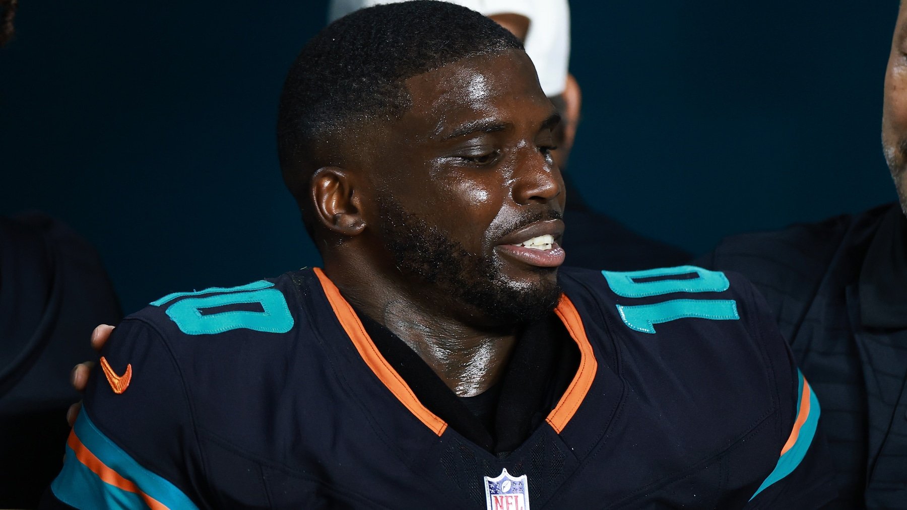 Los Dolphins planean cortar a Tyreek Hill cuando se recupere