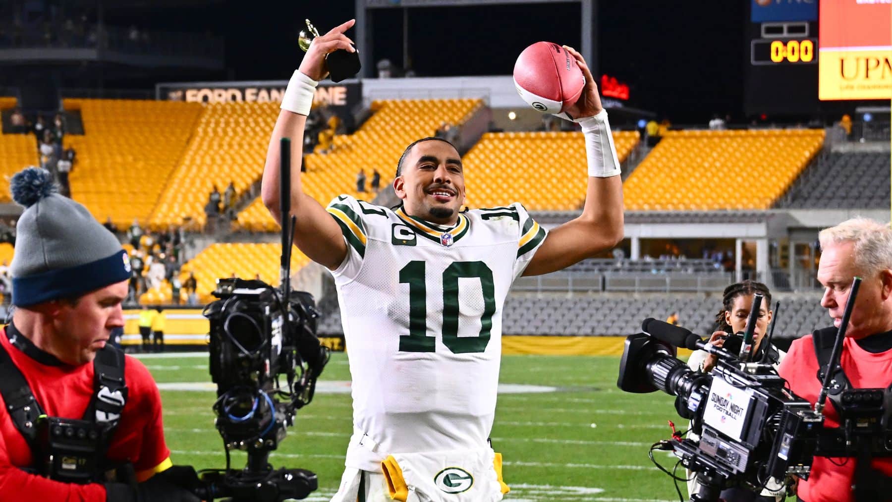 Jordan Love Sella una Noche Perfecta: El Hito Inédito en la NFL que Ni Brady Ni Montana Alcanzaron